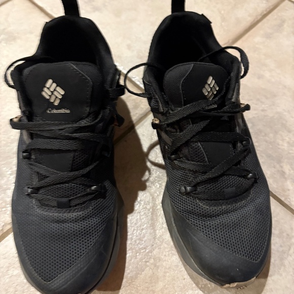 Men Columbia sneaker size 8.5 - Picture 1 of 3